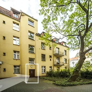 Apartament Very Berry - K Jadwigi 58 - Old Apartment, Self Check In 24h!, Poznań
